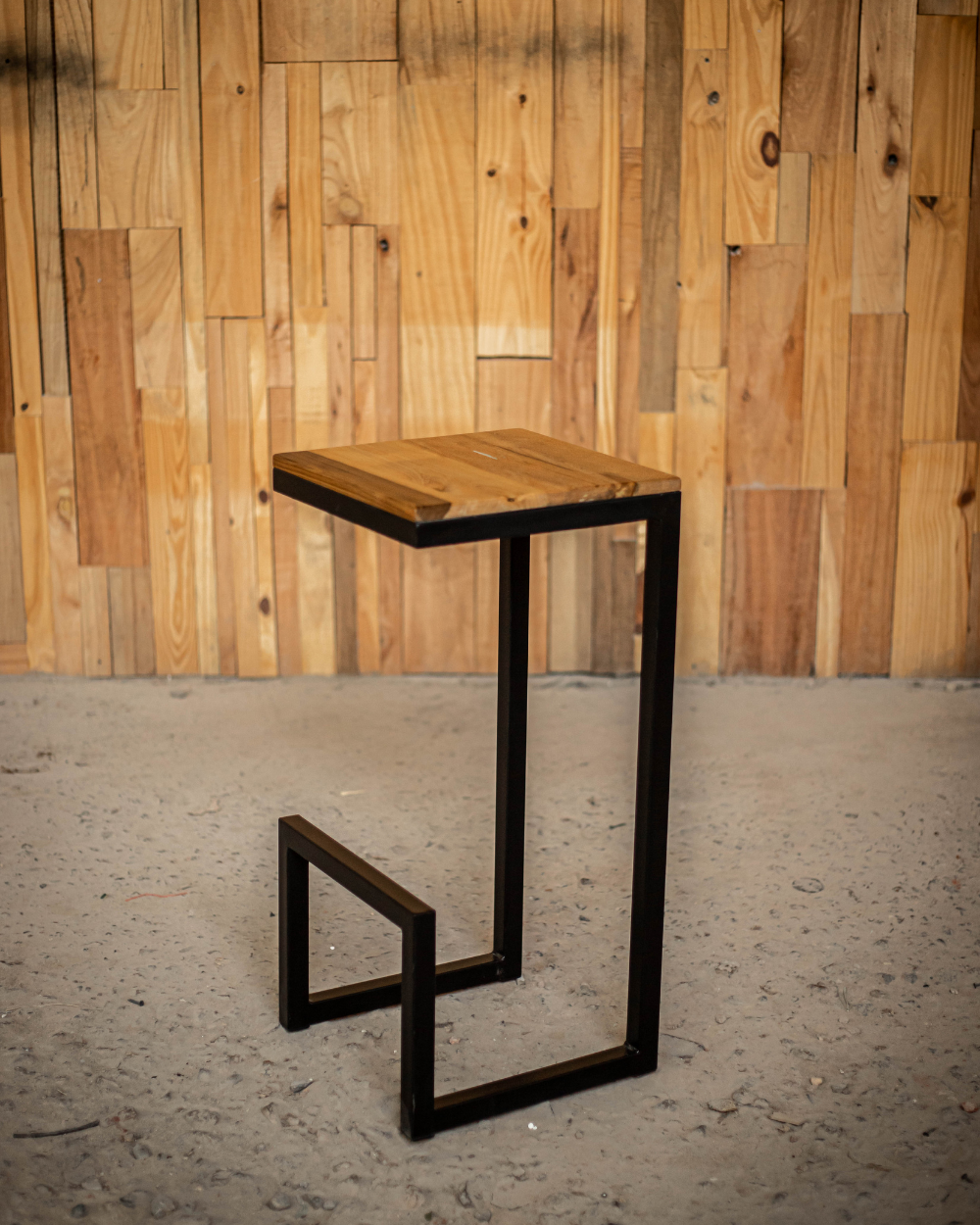 BANQUETA JOTA