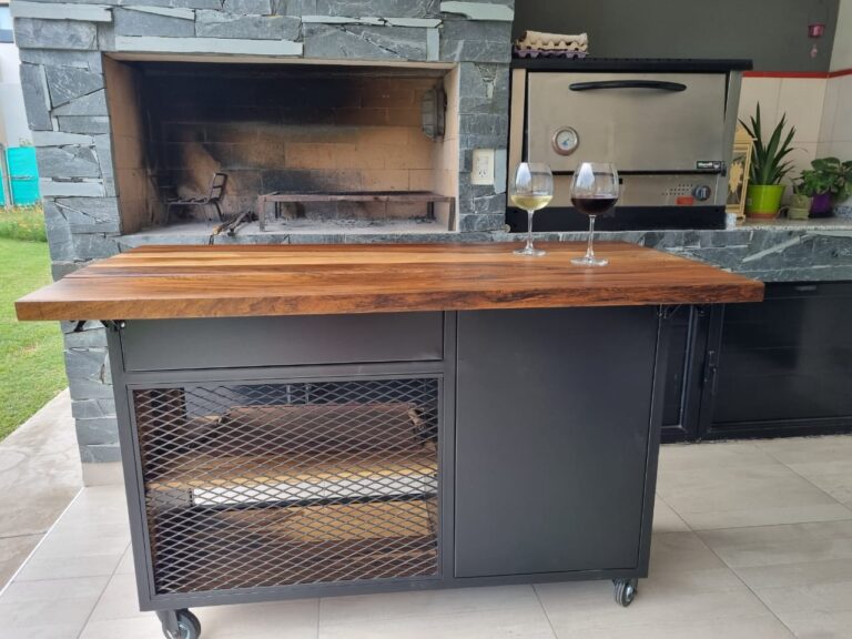 Barras móviles con espacio de guardado: El secreto para el mejor asado